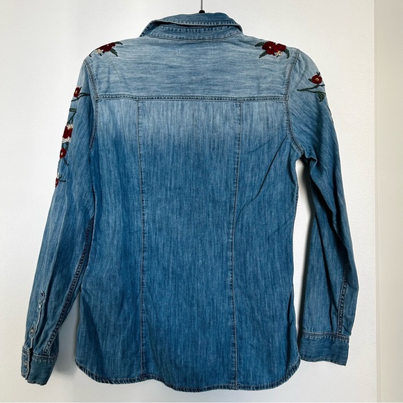 mavi jeans embroidered flowers buttown down shirt chambray - Picture 2 of 9